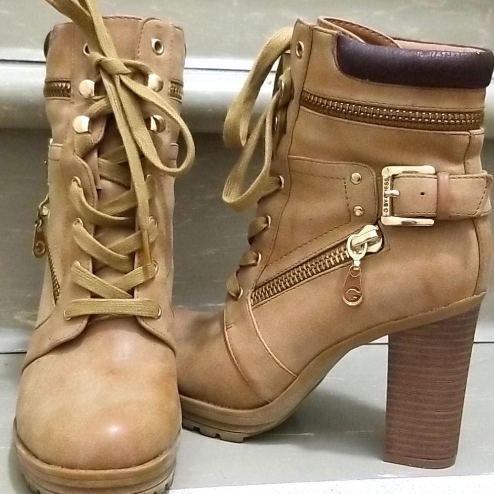 Size 6 guess bootie